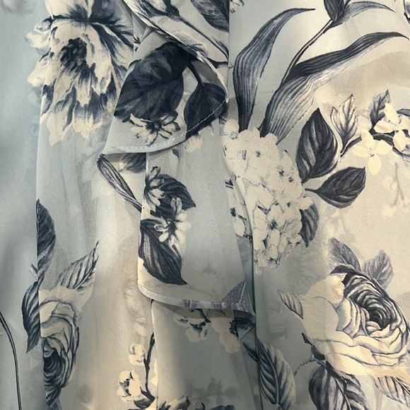 Midi Skirt shades of Blue & White. Small - Picture 3 of 5